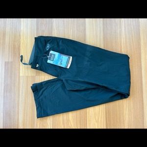 NWT Women’s Ferrosi Pants - long size 4